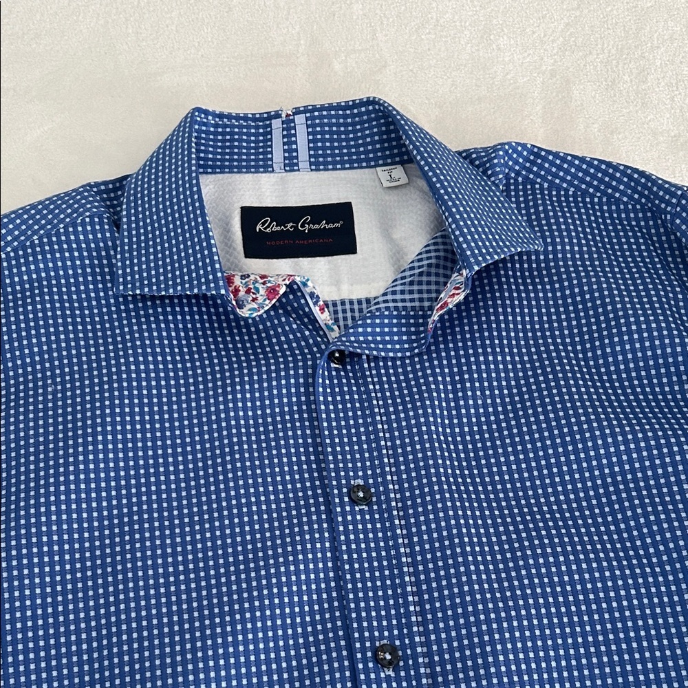 Robert Graham Navy and White Patterned Men's Shirt. Men's size L.